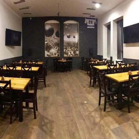 Sokolovna Trutnov Hostel Eksteriør bilde
