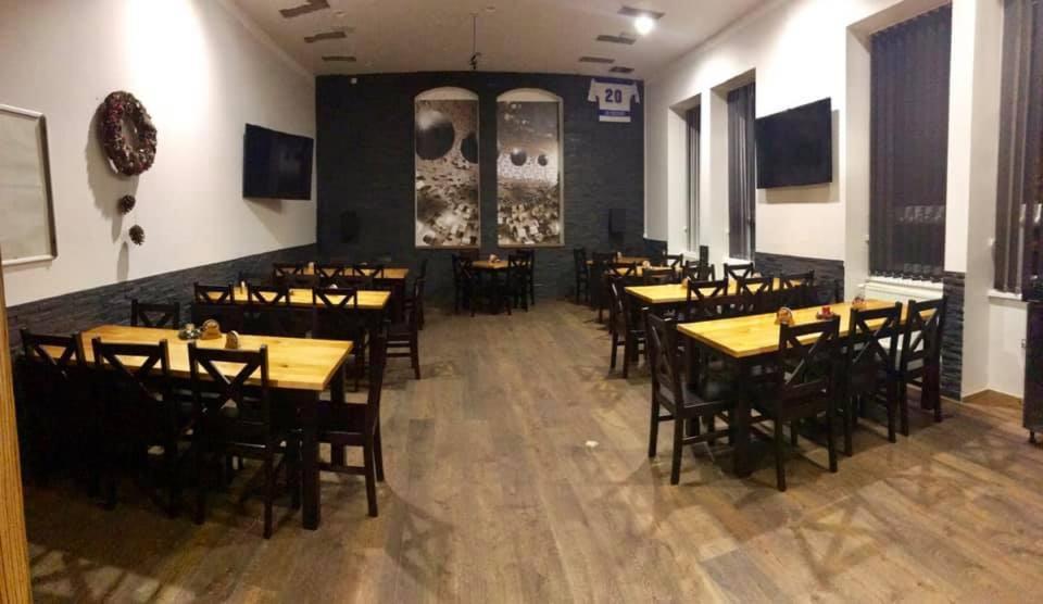 Sokolovna Trutnov Hostel Eksteriør bilde